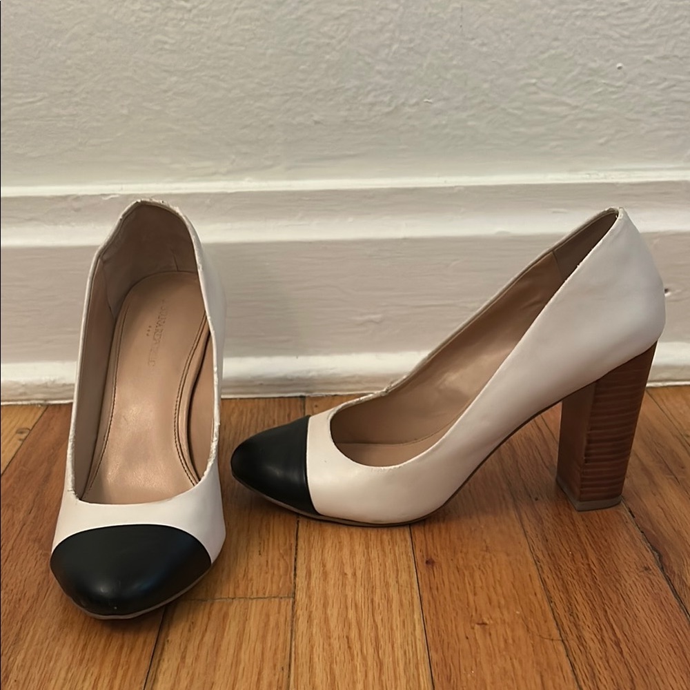 Banana Republic White and Black Cap-Toe Block Heel Pumps